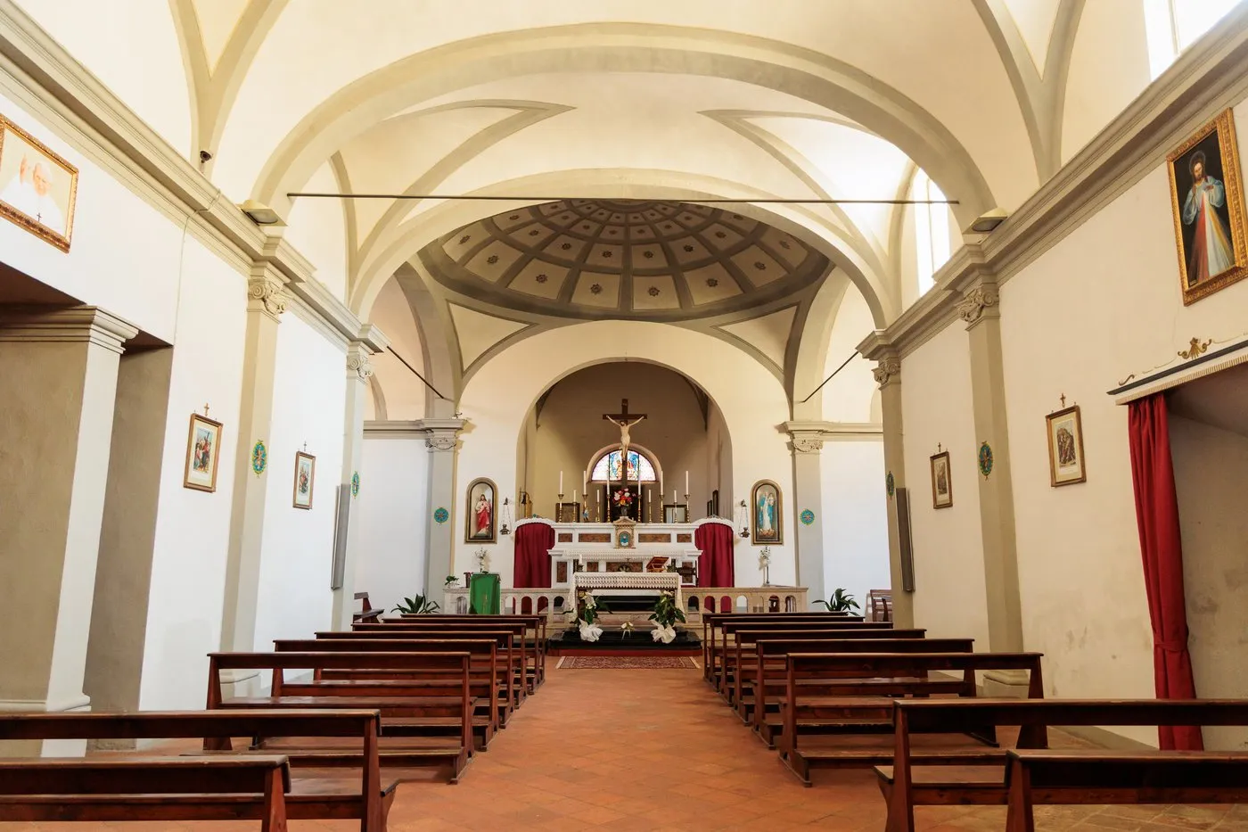Inside the church of San Lorenzo Martire in Monterotondo Marittimo